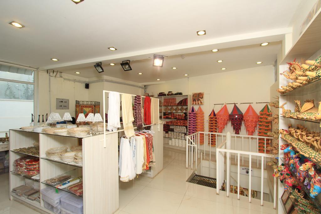 兰花广场酒店-弓弩精品酒店集团 乔奥诺奥尔 外观 照片